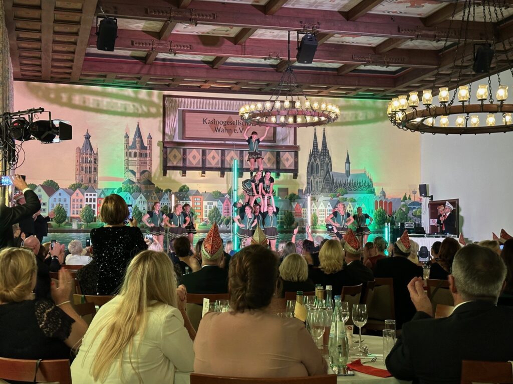 Die KG Porzer Stadtgarde e.V. beim Gala-Dinner des Festausschuss Porzer Karneval.