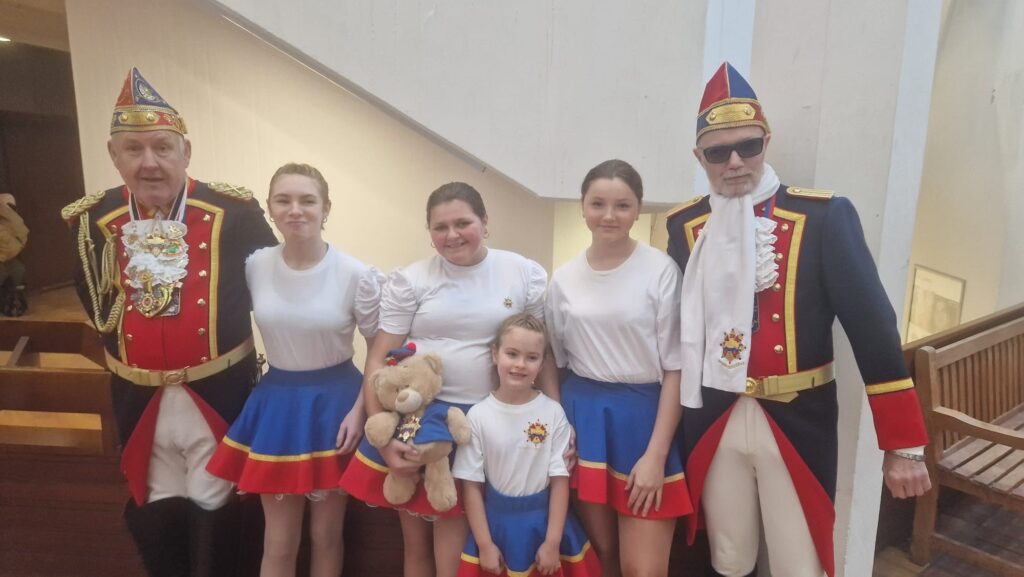 Die Kindertanzgruppe der KG Porzer Stadtgarde e.V. beim Pänz Dance 2024 im Rathaussaal Porz.