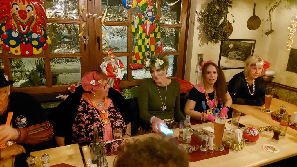 Die KG Porzer Stadtgarde e. V. zu Gast bei der Porzer Perlchen Party im Gasthaus Kranz.