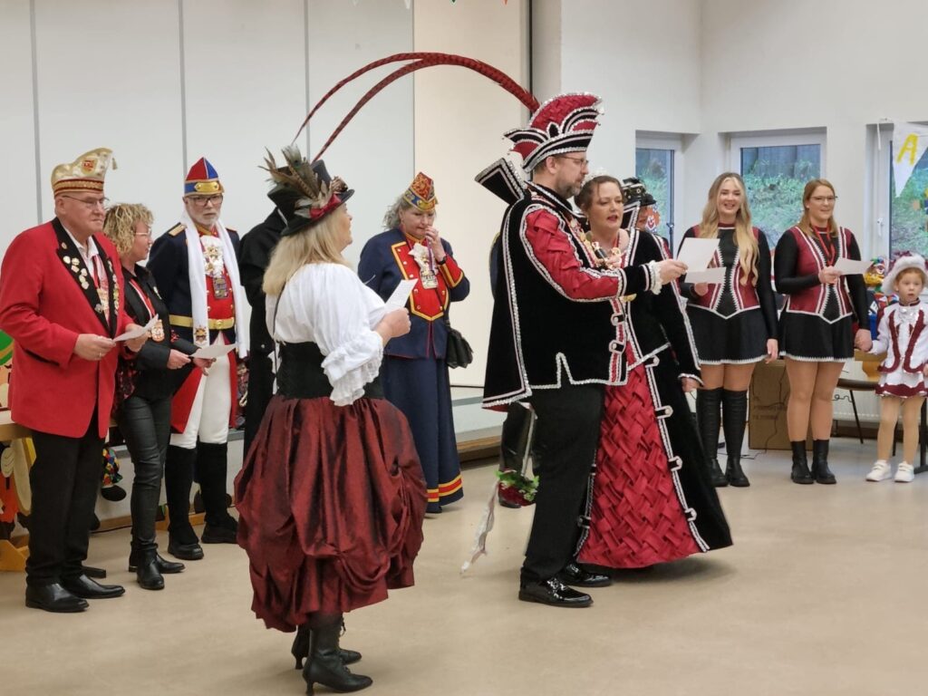 Die KG Porzer Stadtgarde e. V. beim Überraschungsbesuch in Burgbrohl