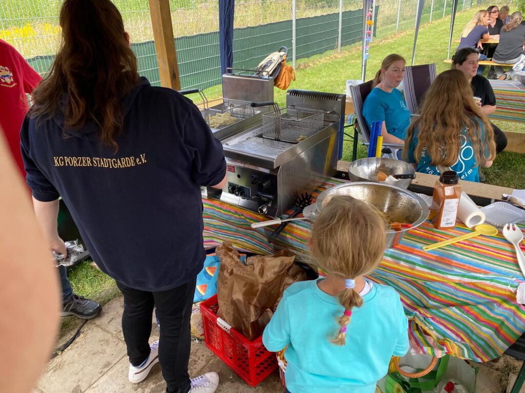Die KG unterstützt das Tierheim in Ostheim bei ihrem Sommerfest