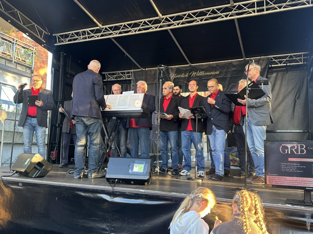 Das 3. Porzer Weinfest an der Rheinpromenade.