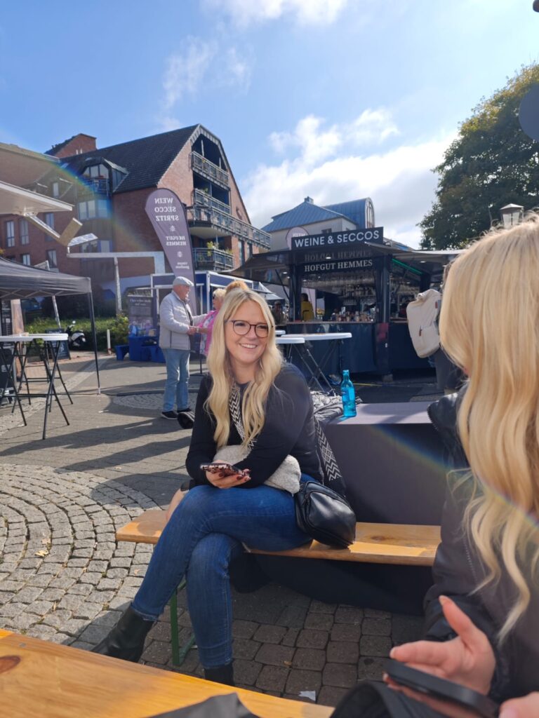Bilder vom 3. Porzer Weinfest an der Rheinpromenade. Eine Veranstaltung der KG Porzer Stadtgarde e. V.