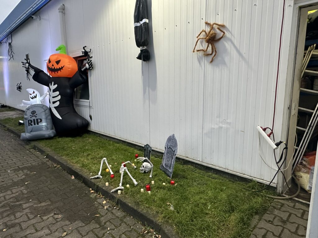 Halloweenfest bei der Aral-Tankstelle Mandy Wirtz