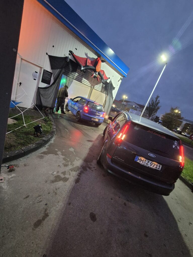 Halloweenfest bei der Aral-Tankstelle Mandy Wirtz